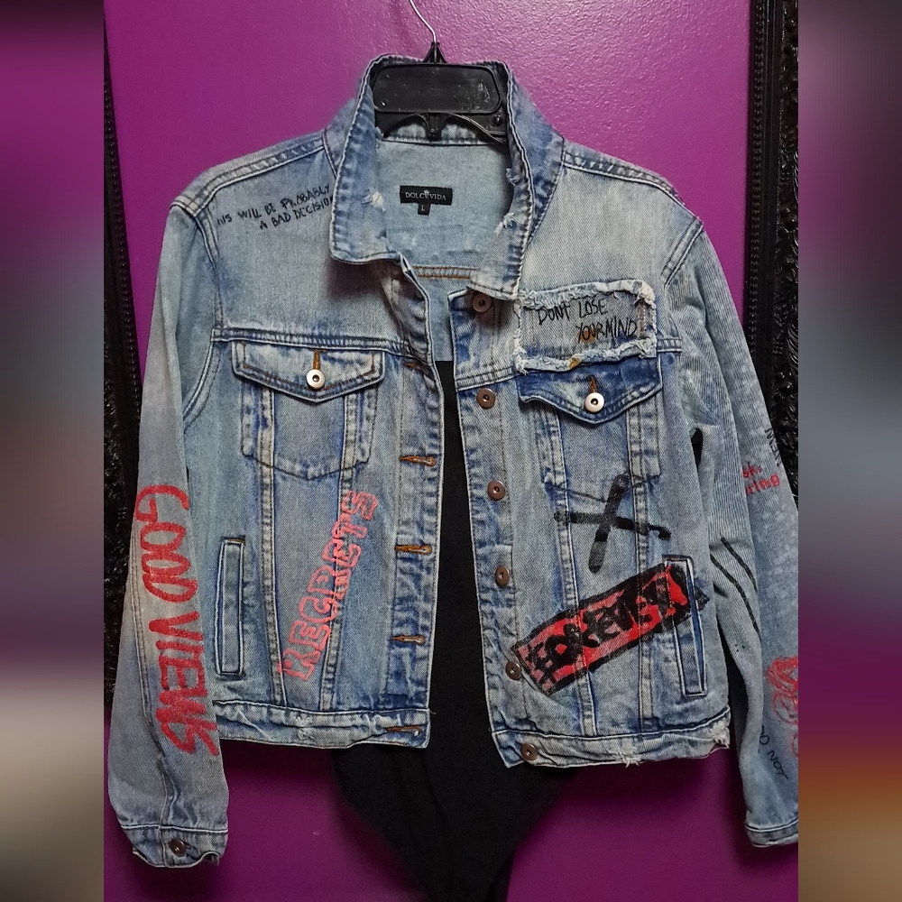 Dolce Vita Womens Grafitti Jean Jacket. Size Large